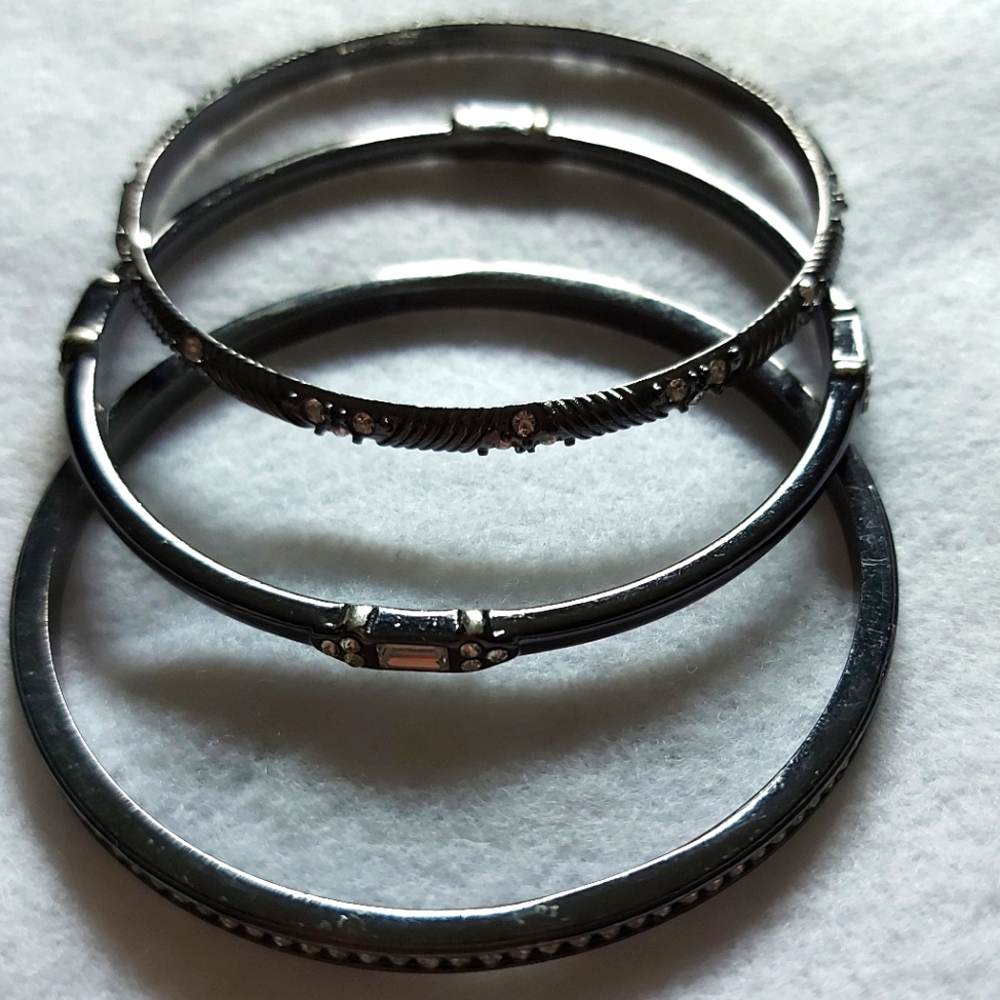 Lia sophia black and chrome matching bangle set
